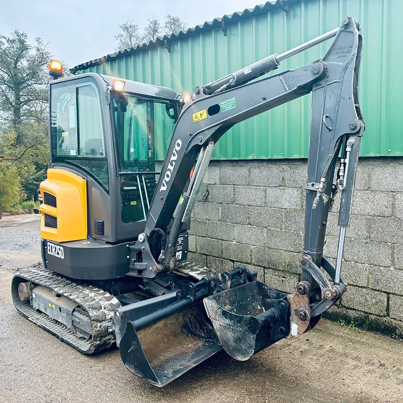 3T Excavator Volvo ECR25D 2022